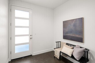 1877 Notre Dame Blvd, Unit #2 in Chico, CA - Foto de edificio - Building Photo