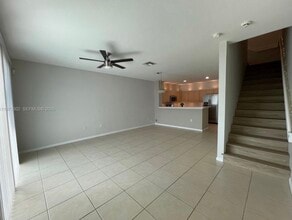 6361 Landings Ter in Tamarac, FL - Foto de edificio - Building Photo