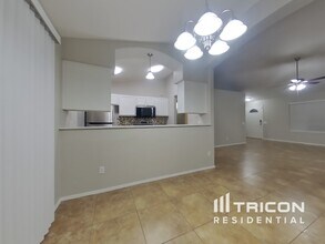 5040 N 86th Ave in Glendale, AZ - Building Photo - Building Photo