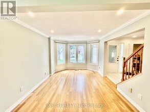 135 Picasso Dr in Ottawa, ON - Building Photo - Building Photo