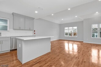 19 Shaw Ave in Newark, NJ - Building Photo - Building Photo