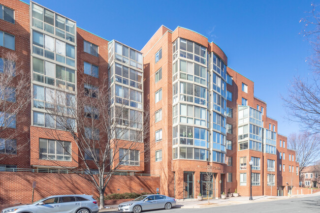 Windsor Plaza in Arlington, VA - Building Photo - Building Photo