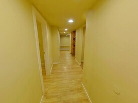 962 NW Van Buren Ave in Corvallis, OR - Building Photo