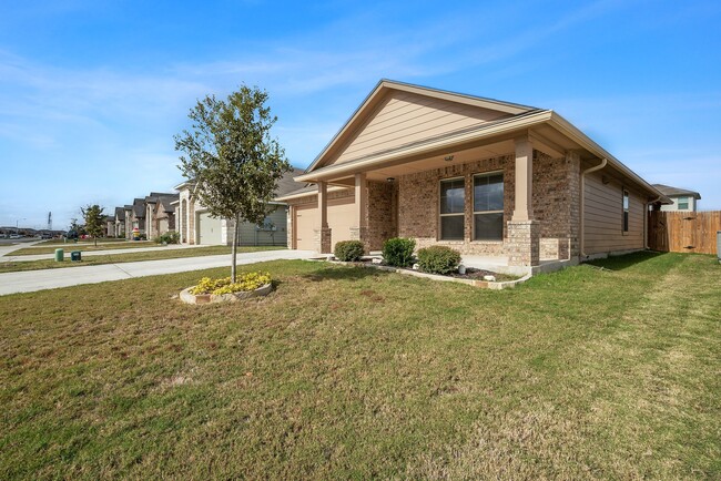 229 Reagor Dr in Taylor, TX - Foto de edificio - Building Photo