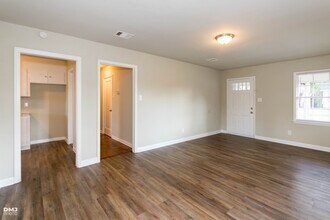 2556-2558 Broadway in Beaumont, TX - Building Photo - Building Photo