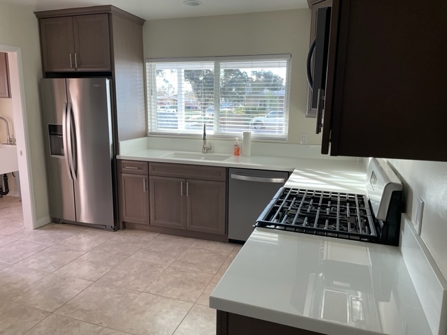 5631 E Vernon St in Long Beach, CA - Building Photo - Building Photo