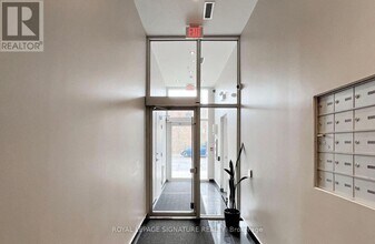 51 Lady Bank Rd in Toronto, ON - Building Photo - Building Photo