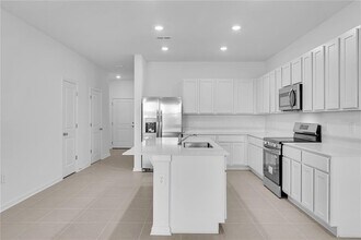 2827 Maloof Dr in Davenport, FL - Building Photo - Building Photo