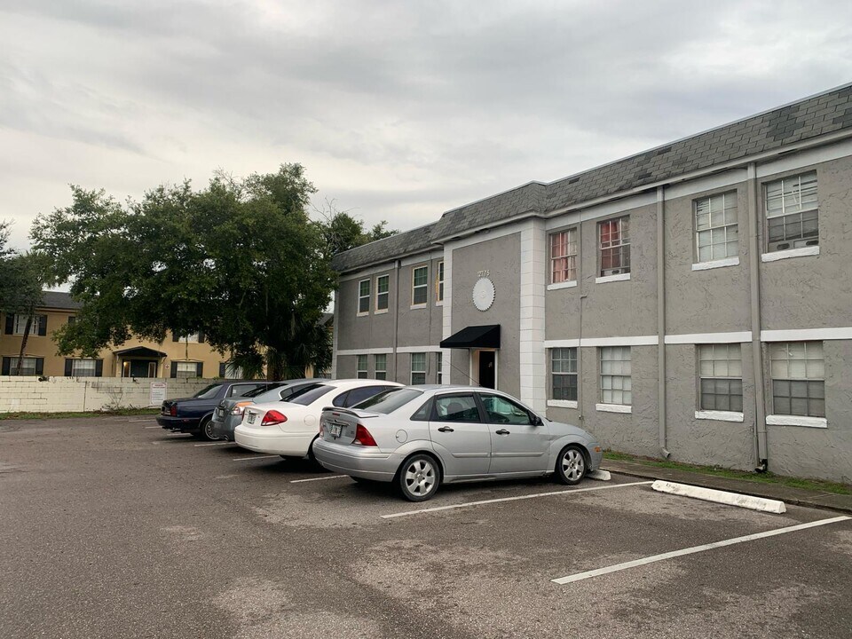 2769 L B McLeod Rd in Orlando, FL - Building Photo