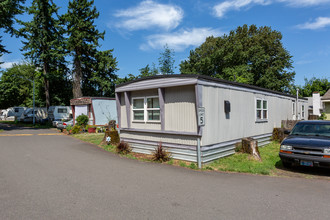 Fir Haven Mobile Home Park in Portland, OR - Building Photo - Building Photo