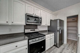 9072 Burning Sun Ave in Las Vegas, NV - Building Photo - Building Photo
