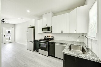 8157 Tate St in Houston, TX - Building Photo - Building Photo