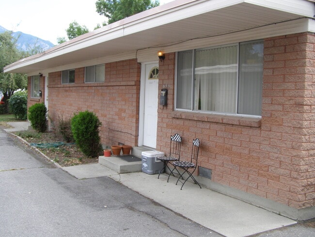 2696 S Preston St, Unit A in Salt Lake City, UT - Foto de edificio - Building Photo