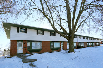 1109-1155 Talcott St in Fort Atkinson, WI - Foto de edificio - Building Photo