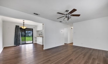 318 Avalon St in San Antonio, TX - Building Photo - Building Photo