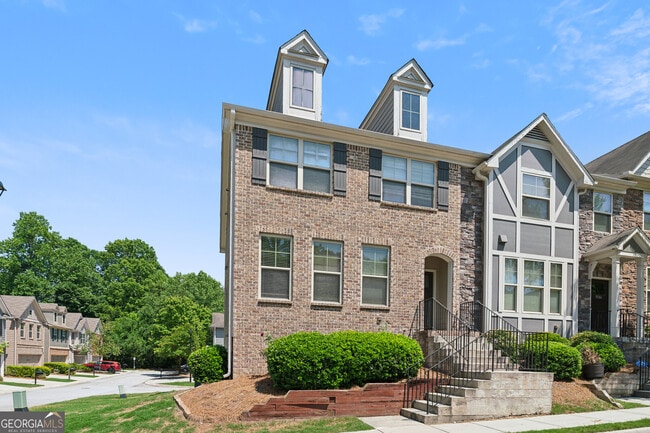 property at 5080 Whiteoak Terrace SE