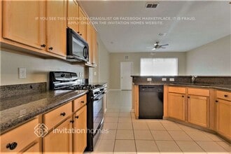 110 E Lake Victoria Cir in DeLand, FL - Building Photo - Building Photo