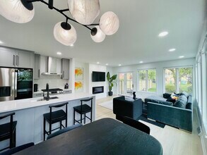 323 Gross St in Pittsburgh, PA - Foto de edificio - Building Photo