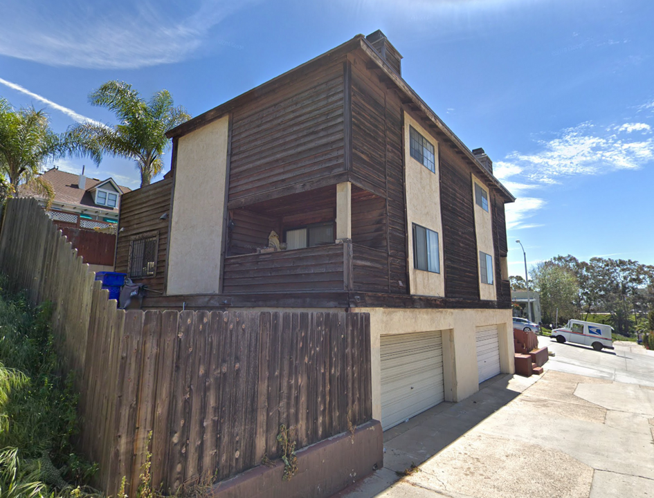 2680-2682 E St in San Diego, CA - Foto de edificio