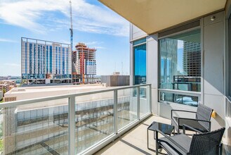 44 W Monroe St in Phoenix, AZ - Building Photo - Building Photo