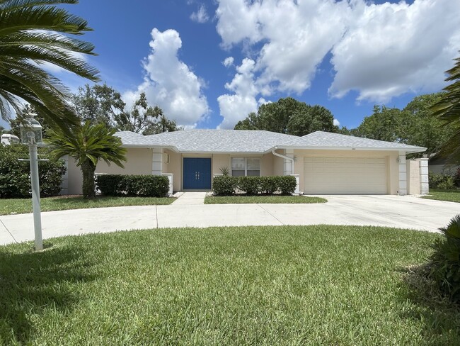 6960 Country Lakes Cir