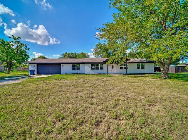 309 E Obuch St in Valley View, TX - Building Photo