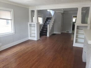 758 W Huron St in Pontiac, MI - Building Photo - Building Photo