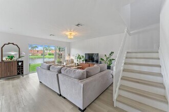 11045 SW 16th Manor in Davie, FL - Building Photo - Building Photo