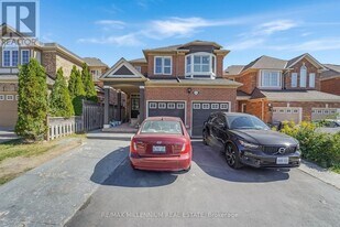1250 Galesway Blvd in Mississauga, ON - Building Photo
