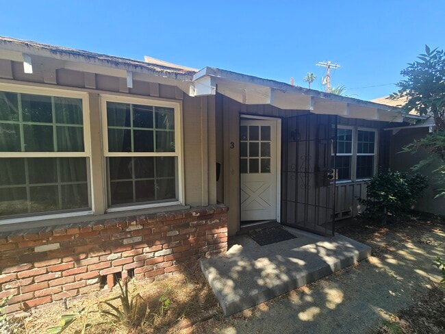 12811 Oxnard St, Unit 3