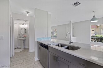 9465 Ivy Brook Run in Ft. Myers, FL - Building Photo - Building Photo