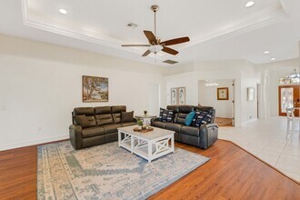 4801 Edgemont Ct in Sarasota, FL - Building Photo - Building Photo