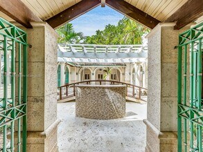 3504 Banyan Cir in Miami, FL - Building Photo - Building Photo