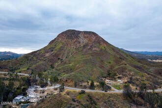 1988 Lookout Dr in Agoura Hills, CA - Building Photo - Building Photo