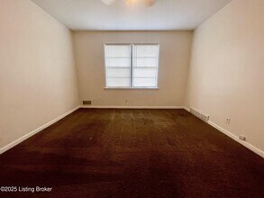 4429 Shelbyville Rd in Louisville, KY - Building Photo - Building Photo