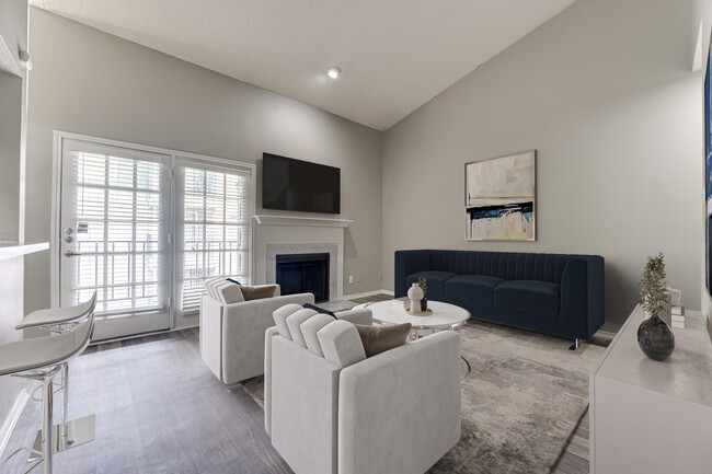 The Manhattan Apartments in Dallas, TX - Building Photo - Building Photo