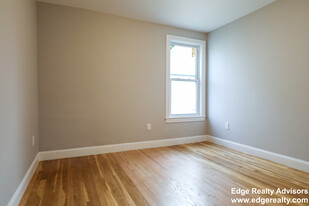 14 Glenmont Rd, Unit 2 in Boston, MA - Building Photo - Building Photo