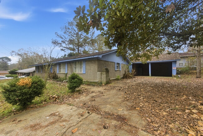 919 25th St in Mccomb, MS - Building Photo - Building Photo