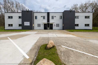 Harmony Square Apartments in Lorain, OH - Building Photo - Building Photo