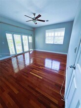 1233 NE 32nd St in Oakland Park, FL - Building Photo - Building Photo
