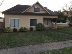 321 S Market Blvd in Chehalis, WA - Building Photo