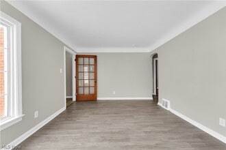 9405 Bohning Dr in Garfield Heights, OH - Building Photo - Building Photo