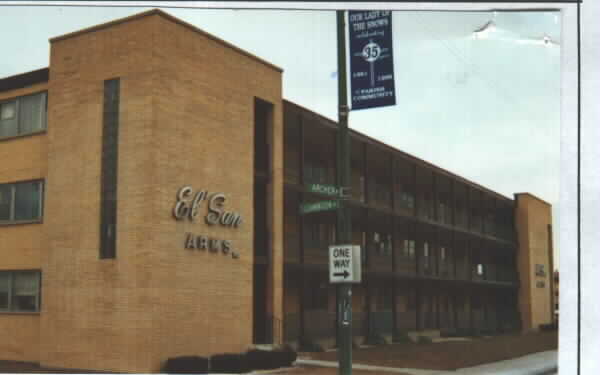 El San Arms in Chicago, IL - Building Photo