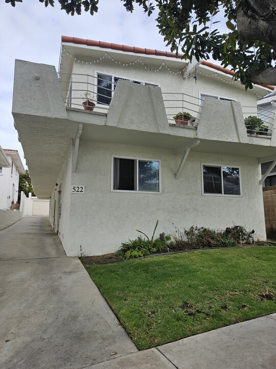 522 N Irena Ave, Unit #C in Redondo Beach, CA - Foto de edificio