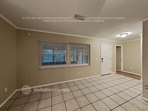 102 Valley Cir in Brandon, FL - Building Photo - Building Photo