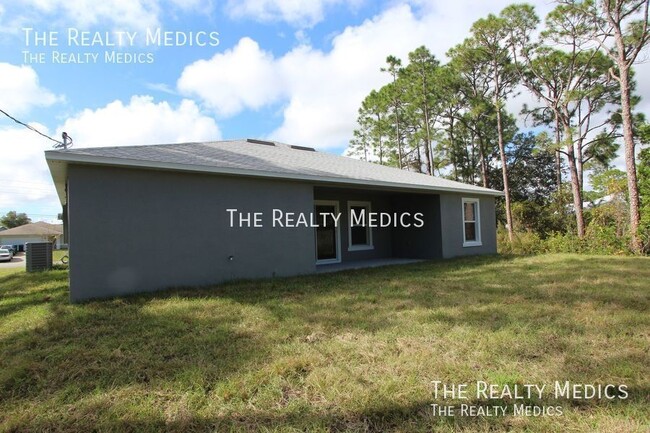 3031 Eldron Blvd SE in Palm Bay, FL - Building Photo - Building Photo