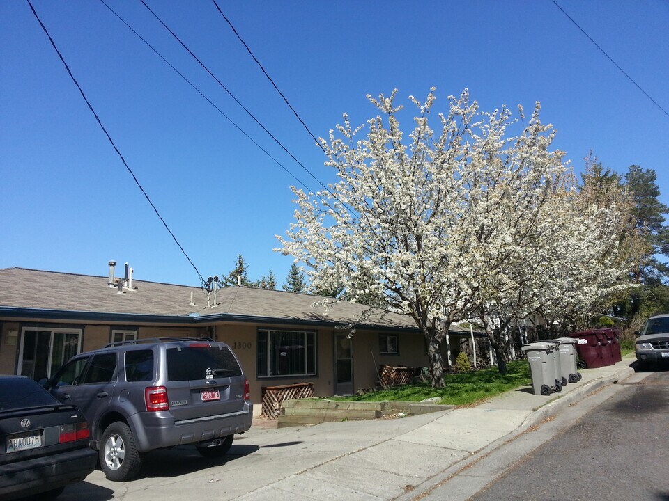 1310 NE Williams St, Unit Unit 1 in Pullman, WA - Foto de edificio