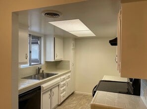 3333 El Encanto Ct in Bakersfield, CA - Building Photo - Building Photo