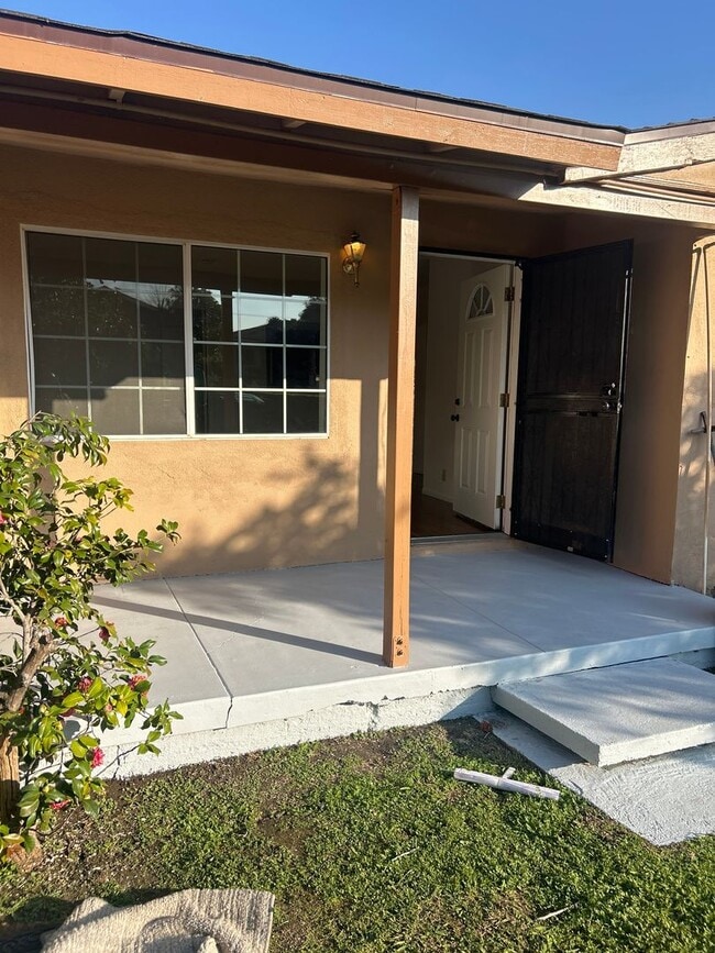 608 N Orange Ave in Monterey Park, CA - Foto de edificio - Building Photo