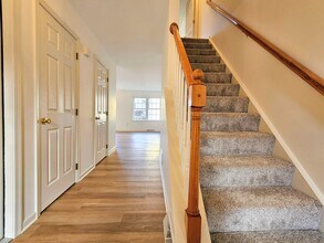 107 Acorn Ln in Mountville, PA - Foto de edificio - Building Photo